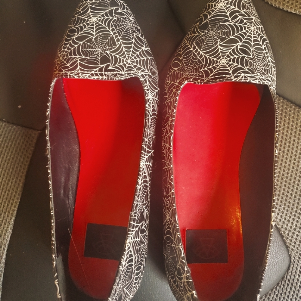 Spider web design size 11 shoes